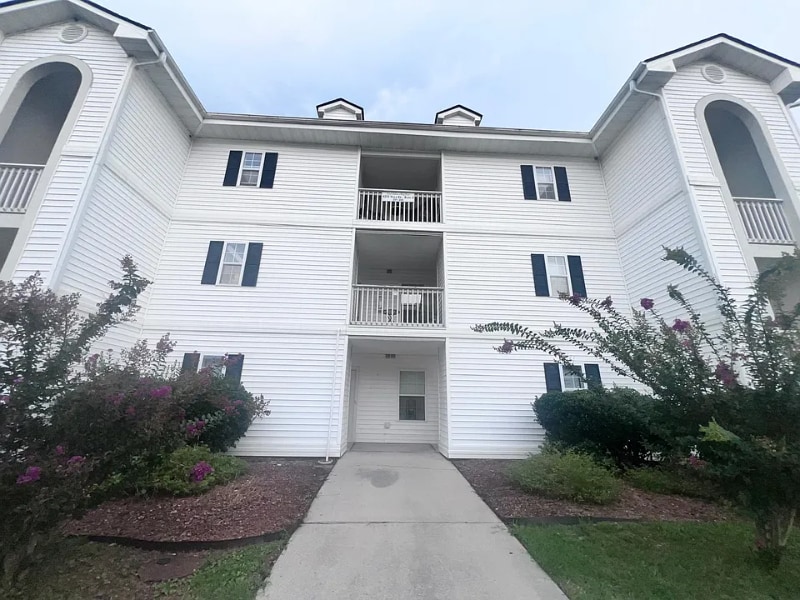 Primary Photo - 4225 Villas Dr