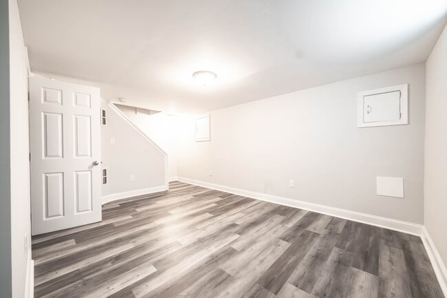 Foto del edificio - 8552 Hydra Ln