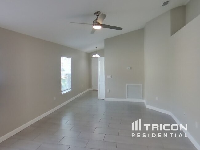 Foto del edificio - 3415 98th St E