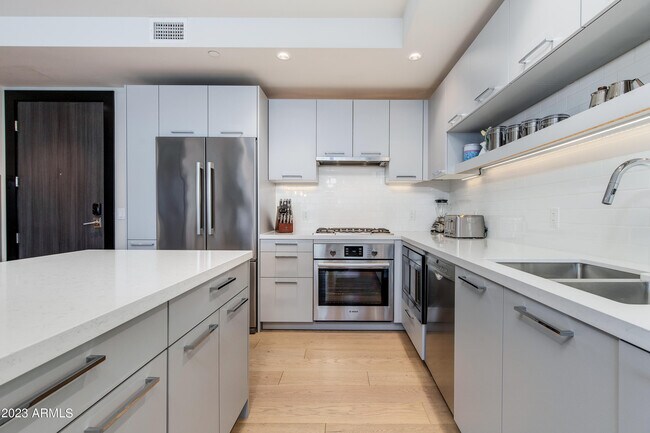 Building Photo - 4422 N 75th St