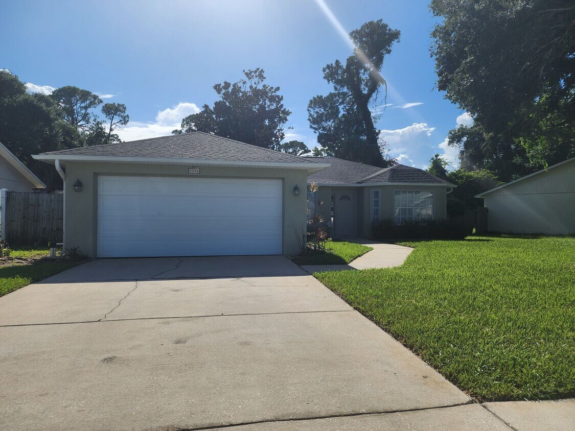 Primary Photo - 3 Bedroom 2 Bath Single Family Home in Sou...