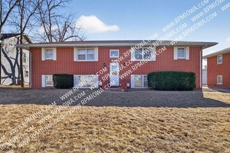 Building Photo - 312 E 5th St