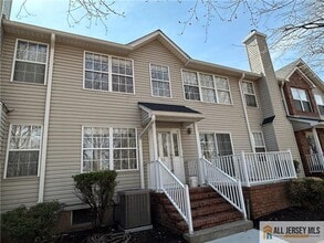 Building Photo - 352 Bowler Ct