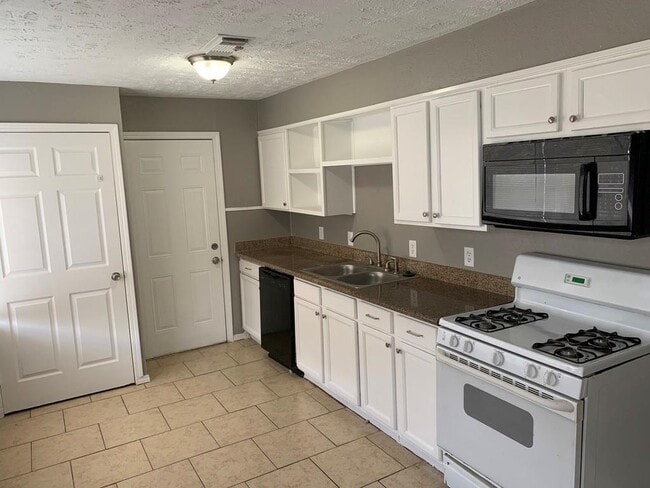 Foto del edificio - 2310 Kingsdale Dr