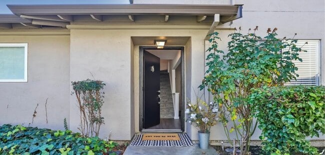 Building Photo - 1039 Mohr Ln