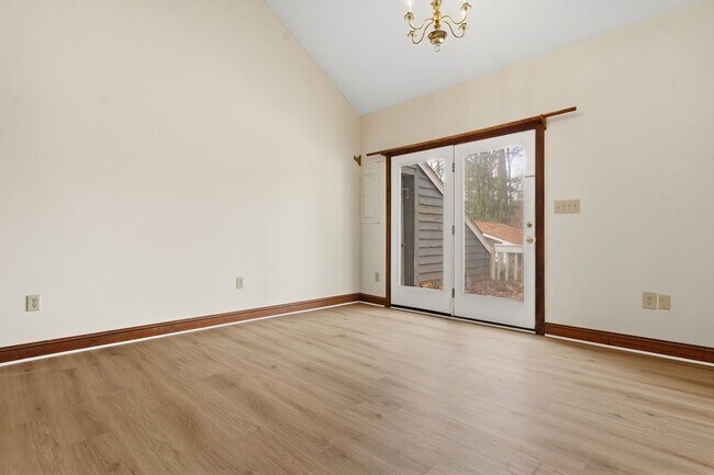 Foto del edificio - Available Now! 3-Bedroom Townhome in West Raleigh