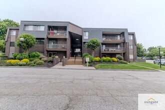 Building Photo - 35 Stonehenge Cir