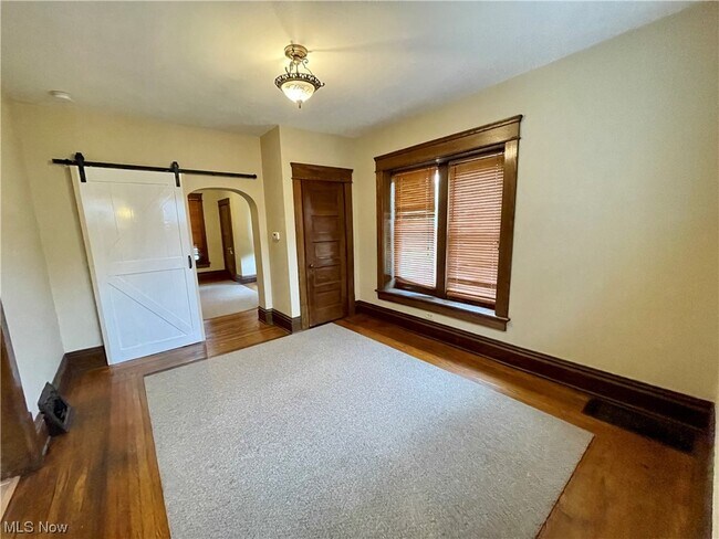 Building Photo - 204 Myrtle Pl