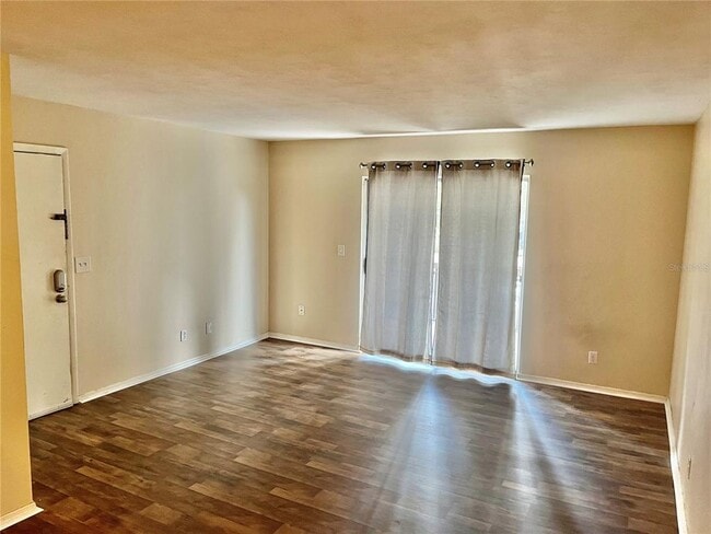 Foto del edificio - 6519 W Newberry Rd