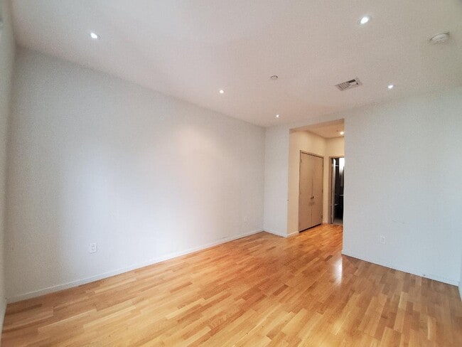 Foto del edificio - 77 W 126th St