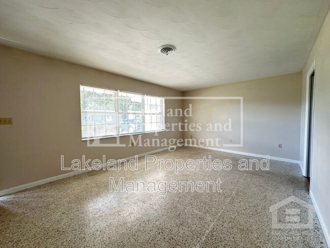 Building Photo - 430 Boger Blvd. S.