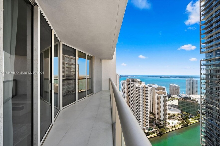 Foto principal - 475 Brickell Ave