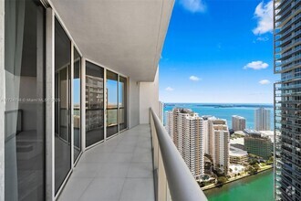 Building Photo - 475 Brickell Ave