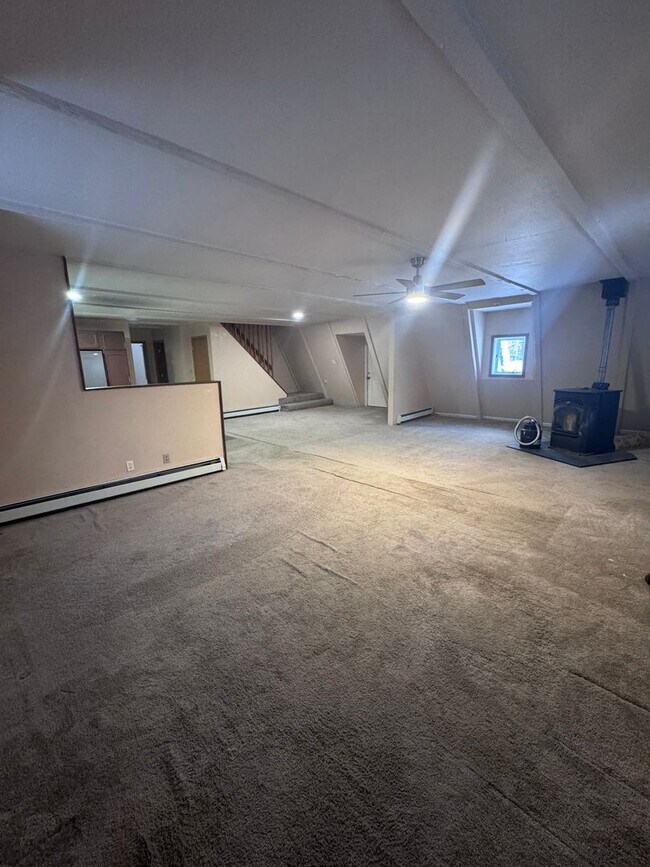 Foto del edificio - 4 bedroom / 2 bath Home in North Pole!