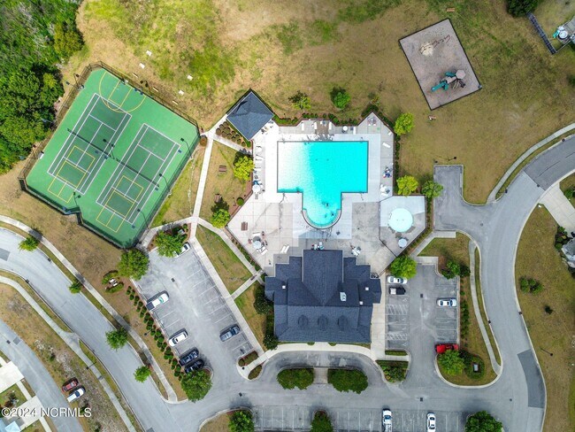 Foto del edificio - 3121 Lobelia Ln