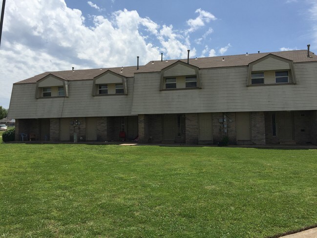 Building Photo - 1514 Westfield Cir