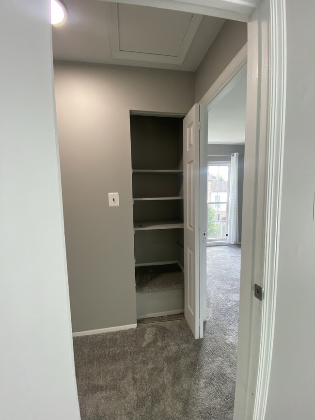 Building Photo - 7251 Millcrest Terrace
