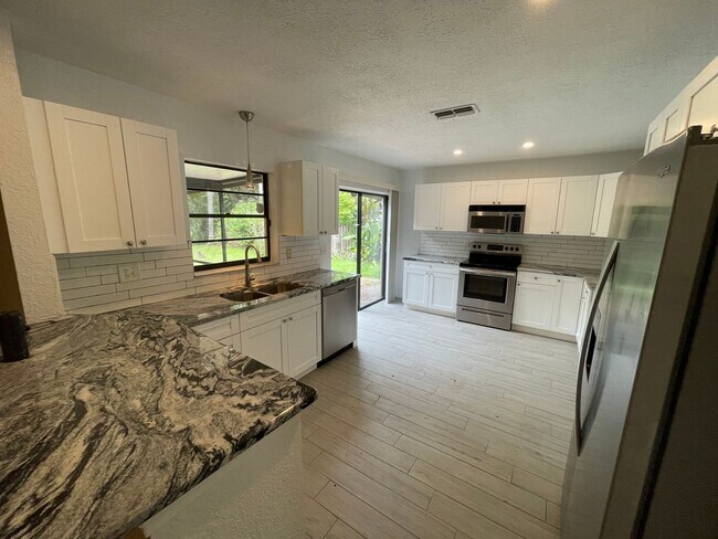 Foto del edificio - Coming Soon! 3/2 Single Family - Great Loc...