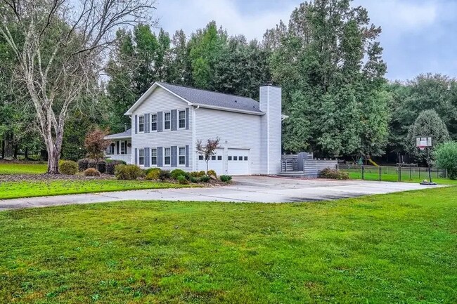 Foto del edificio - Updated 3BR Home on Corner Lot in Whitewater School District