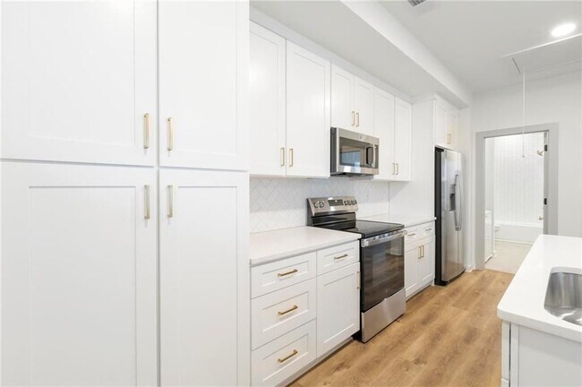Foto del edificio - 122 Hilltop Dr SW