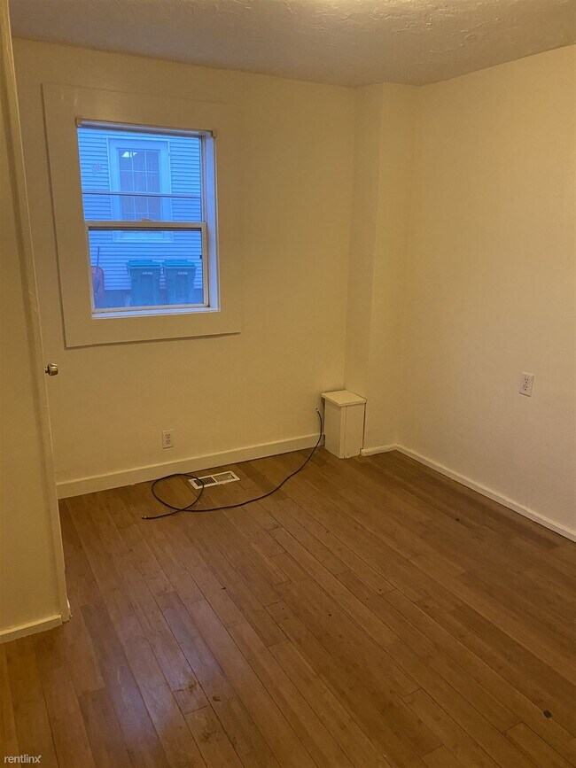 Building Photo - 1 br, 1 bath  - 17 Forest St Apt 1