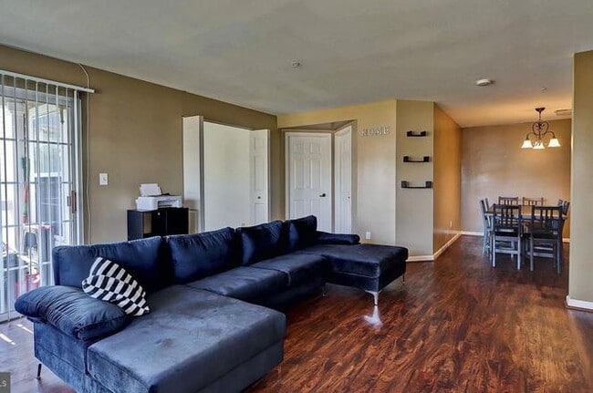 Foto del edificio - 8087 Lacy Dr