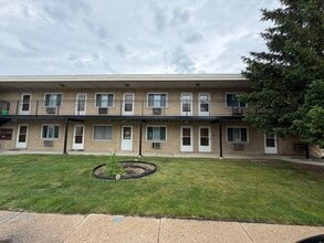 Building Photo - 5419 S Massasoit Ave