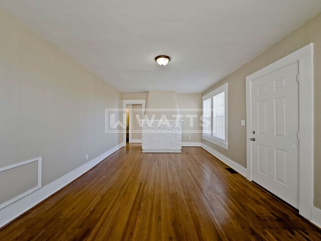 Foto del edificio - 3 Bedroom House in Eastlake Community
