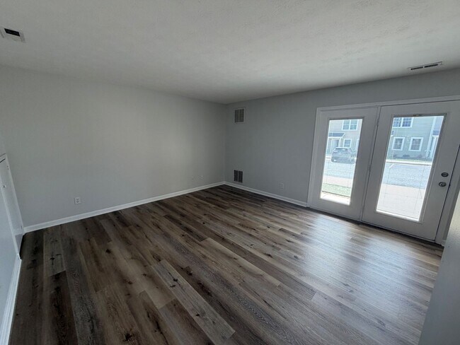 Foto del edificio - 2465 Millwood Loop
