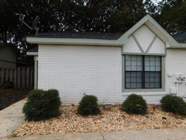 Building Photo - 112 Brookhaven Circle Warner Robins, GA 31093