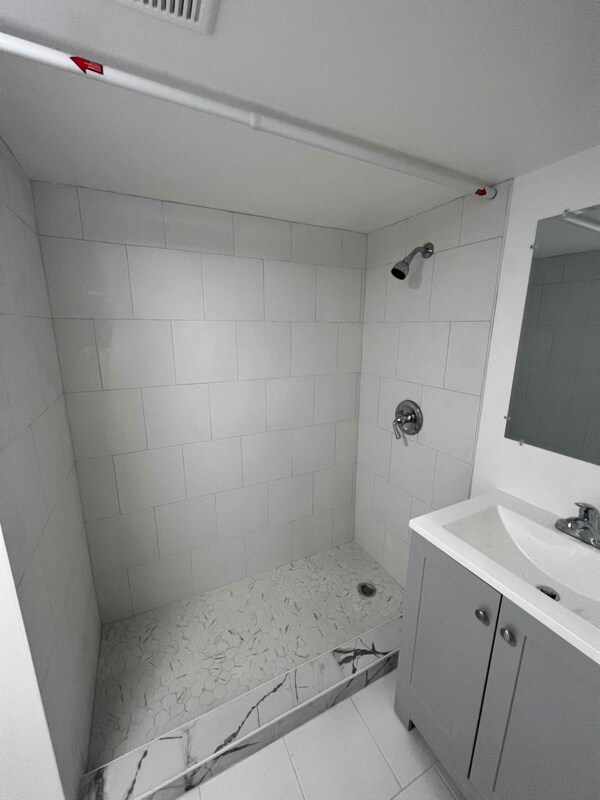 46 N Whittier St, Carteret, NJ 07008 Room for Rent in Carteret, NJ