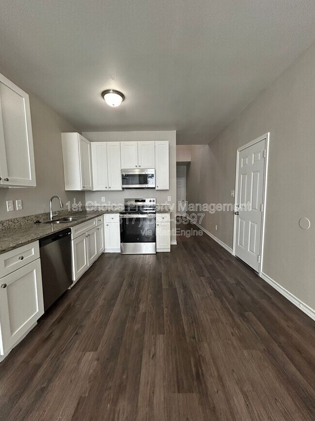 Foto del edificio - 7929 Doreen Ave