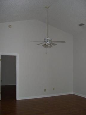 Building Photo - 3 Bedrm Home in Apopka For Rent See Terms