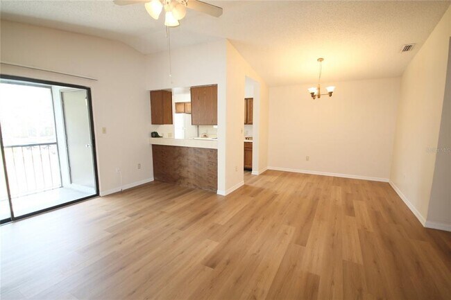 Foto del edificio - 185 Waterfall Way