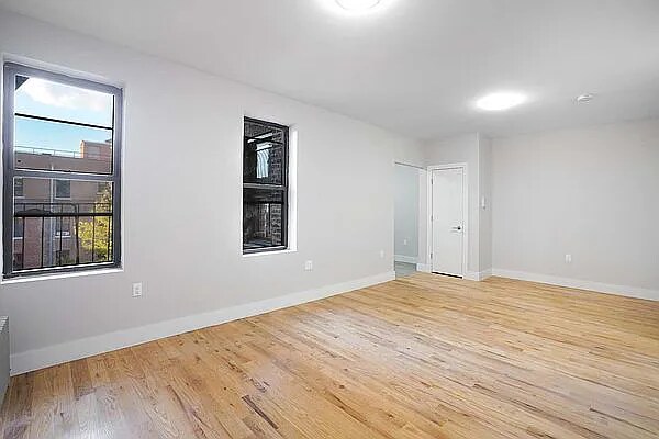 Foto del edificio - 1001 Woodycrest Ave