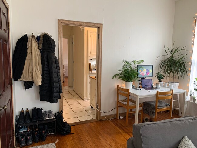 Living room: Desk/dining area - 2120 Garfield Ave