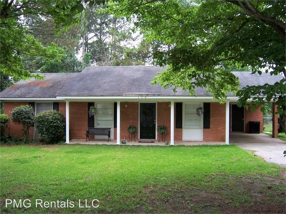Primary Photo - 104 Gentilly Dr