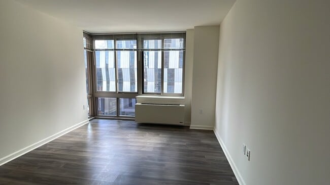 Building Photo - 176 Johnson St