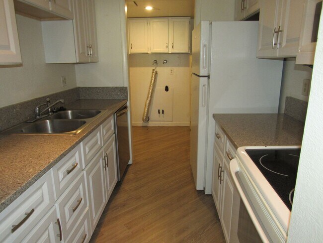 Foto del edificio - 3 bedroom condo in ARVADA