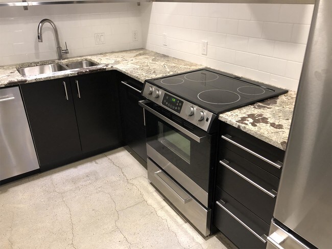 Foto del edificio - 3701 Crescent Rim Dr