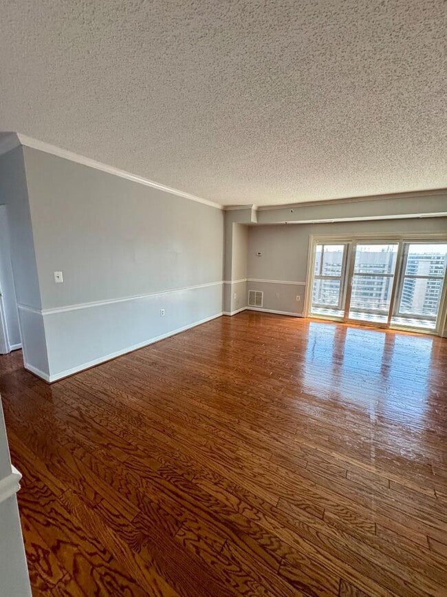 Photo - 1211 S Eads St Apartment