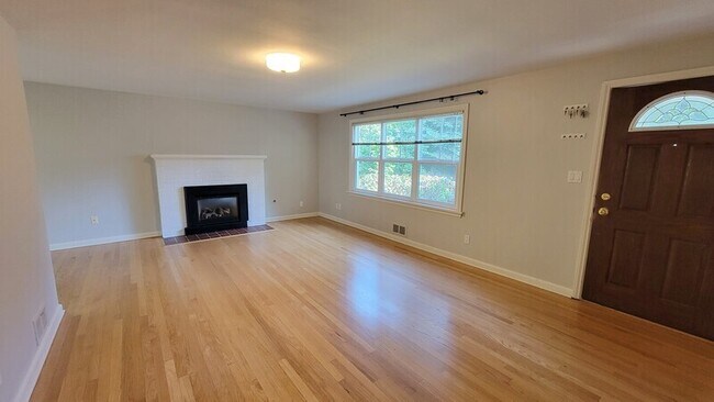 Foto del edificio - 1419 108th Ave SE
