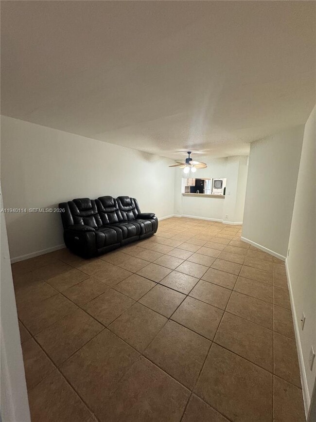 Foto del edificio - 5595 Courtyard Dr