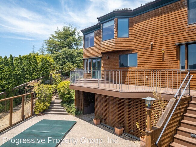 Foto del edificio - 4 br, 2.5 bath House - 27 Meadow Hill Drive
