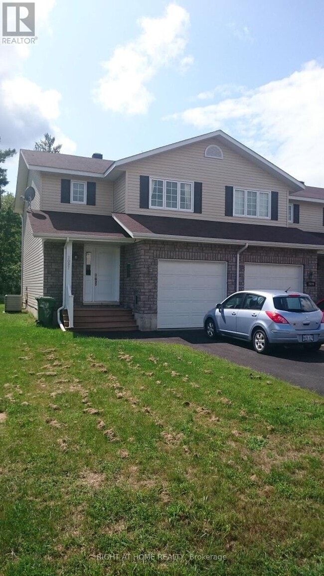 Building Photo - 2097 Sandstone Crescent