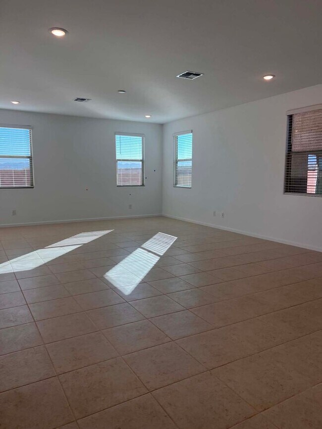 Foto del edificio - 34713 Kelvin Way