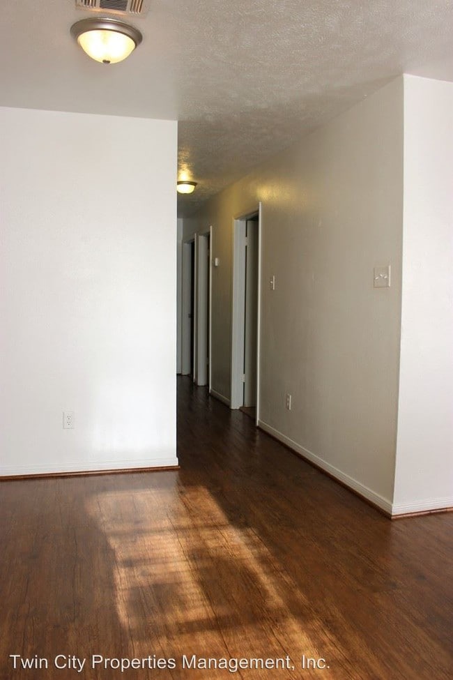 Building Photo - 3611 Western St