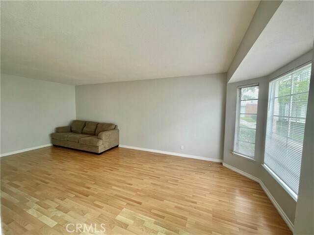 Foto del edificio - 5640 Riverside Dr