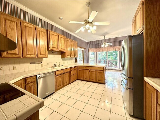Foto del edificio - 2319 N Aspen Dr