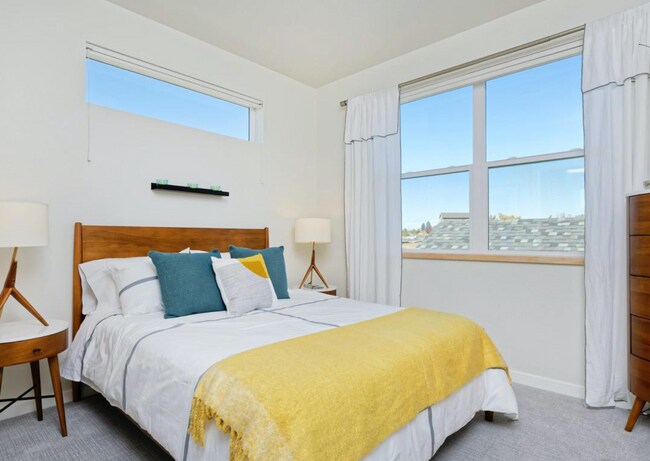 Building Photo - Pristine, West Facing Corner Unit in Lafay...